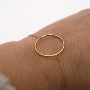 bracelet en or jaune 18k simple et raffiné les 3 ors bijouterie artisan bijoutier