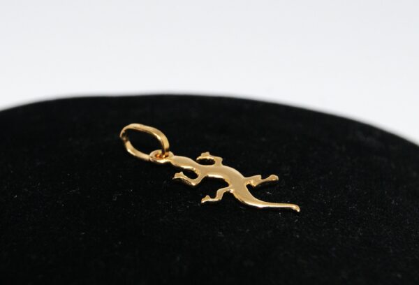 pendentif salamandre en or jaune création les 3 ors